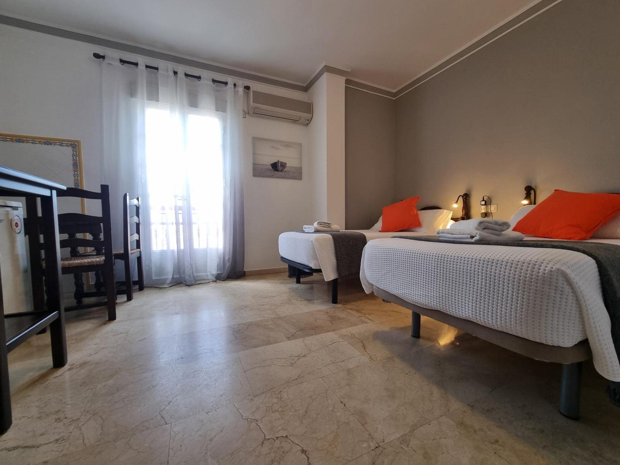 Victoria Hotel 2*