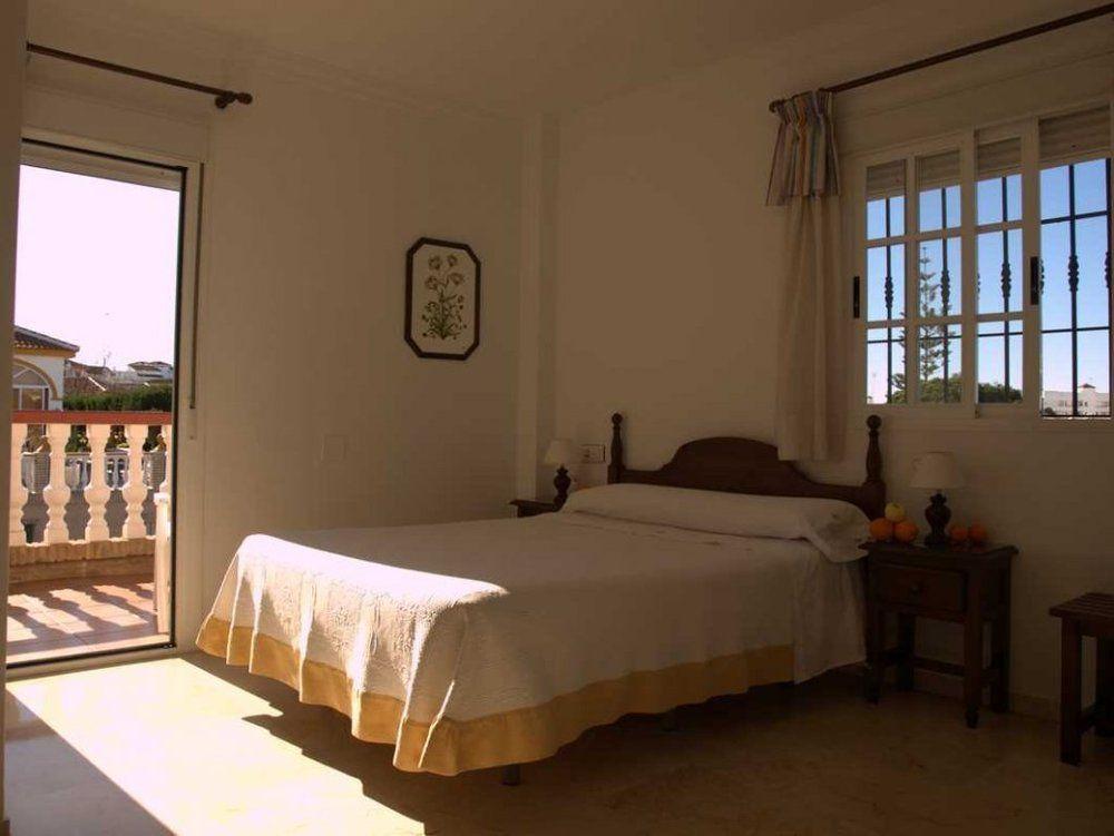 Victoria Hotel 2*