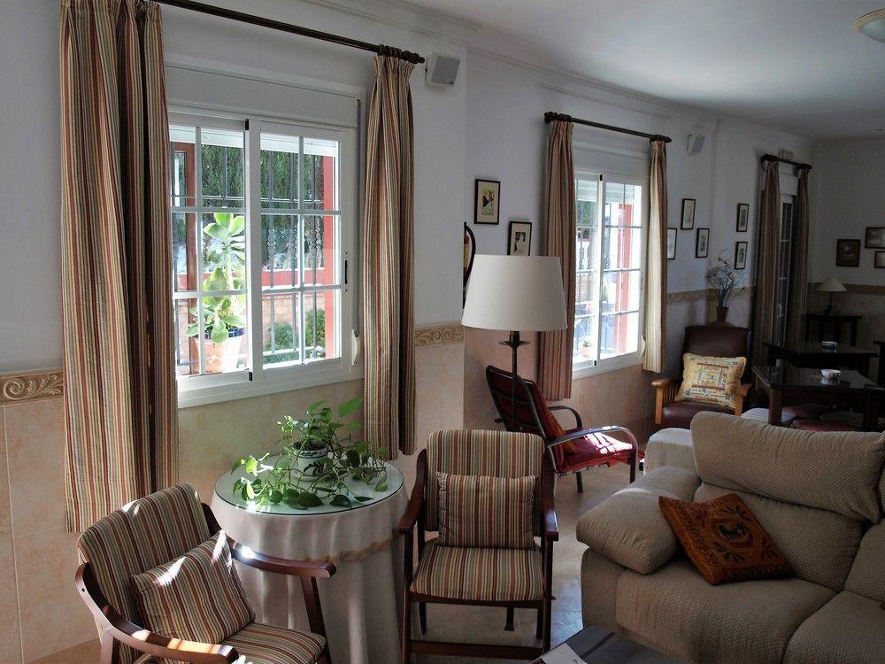 Hostal Victoria Hotel